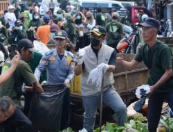 Bupati Lampung Tengah dr. Ardito Wijaya M.K.M Gelar Gerakan Bersih Sampah Plastik